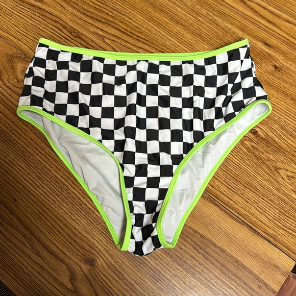 Racing Bikini - Picture 2 of 3